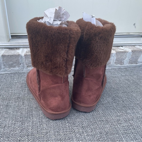 NYC ugg boots never been worn size9 - Picture 6 of 7